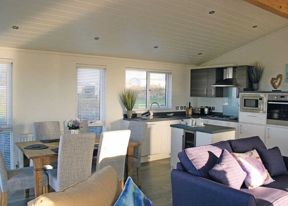 Fishguard Bay Resort Llanllawer Exterior photo